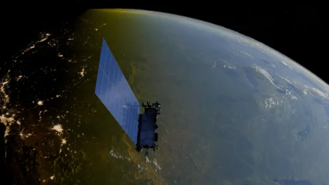 SpaceX Agrees $8 Billion Spectrum Deal to Take Starlink Into the Mobile Fight